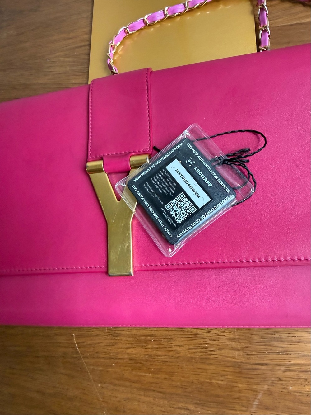 Yves Saint Laurent calfskin Classic Y Ligue clutch in Fuchsia authenticated - Picture 8 of 12
